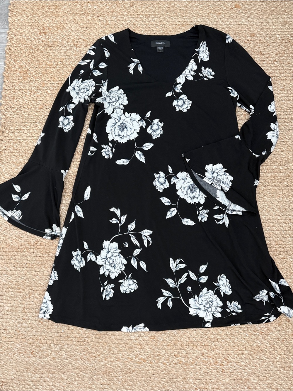 Karen Kane - Lush Black Floral V-Neck Bell Sleeve Dress, size L Made In USA